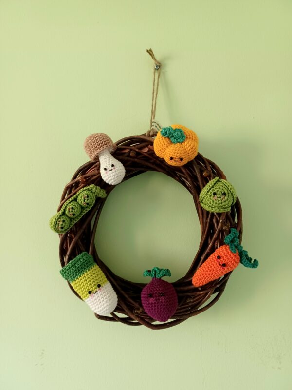 Amigurumi "Love your Veg" wreath
