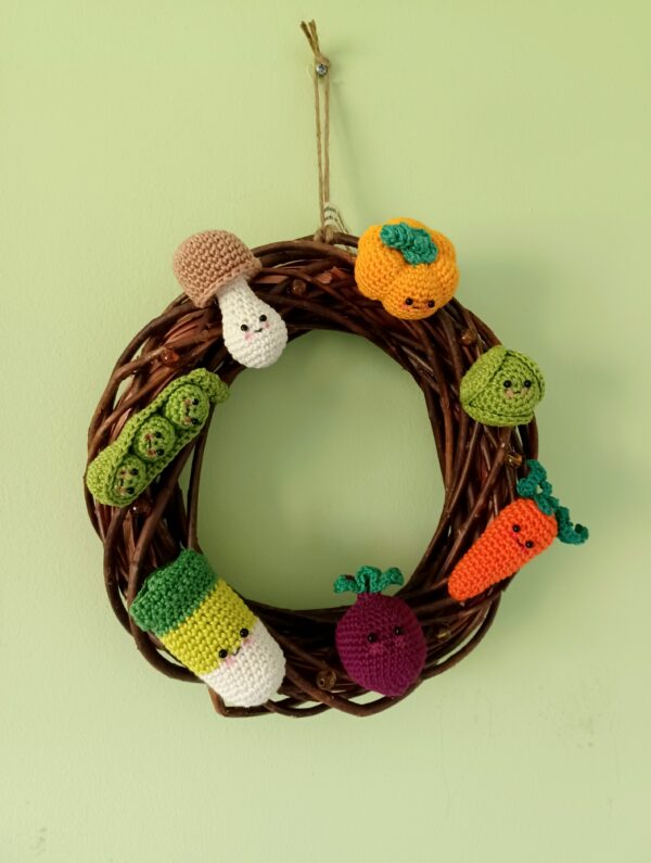 Amigurumi "Love your Veg" wreath