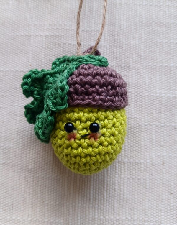 Amigurumi acorn